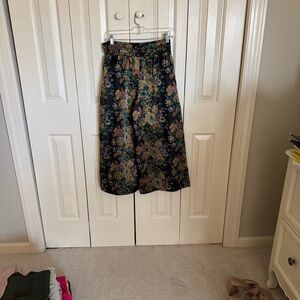 Black Floral cropped pants - Elegant Printed Women’s pants